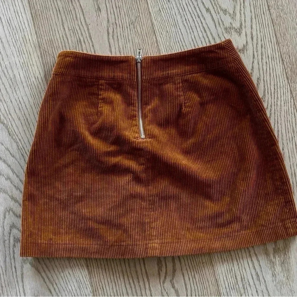 Corduroy Skirt/Skort Urban Outfitters - Picture 2 of 3
